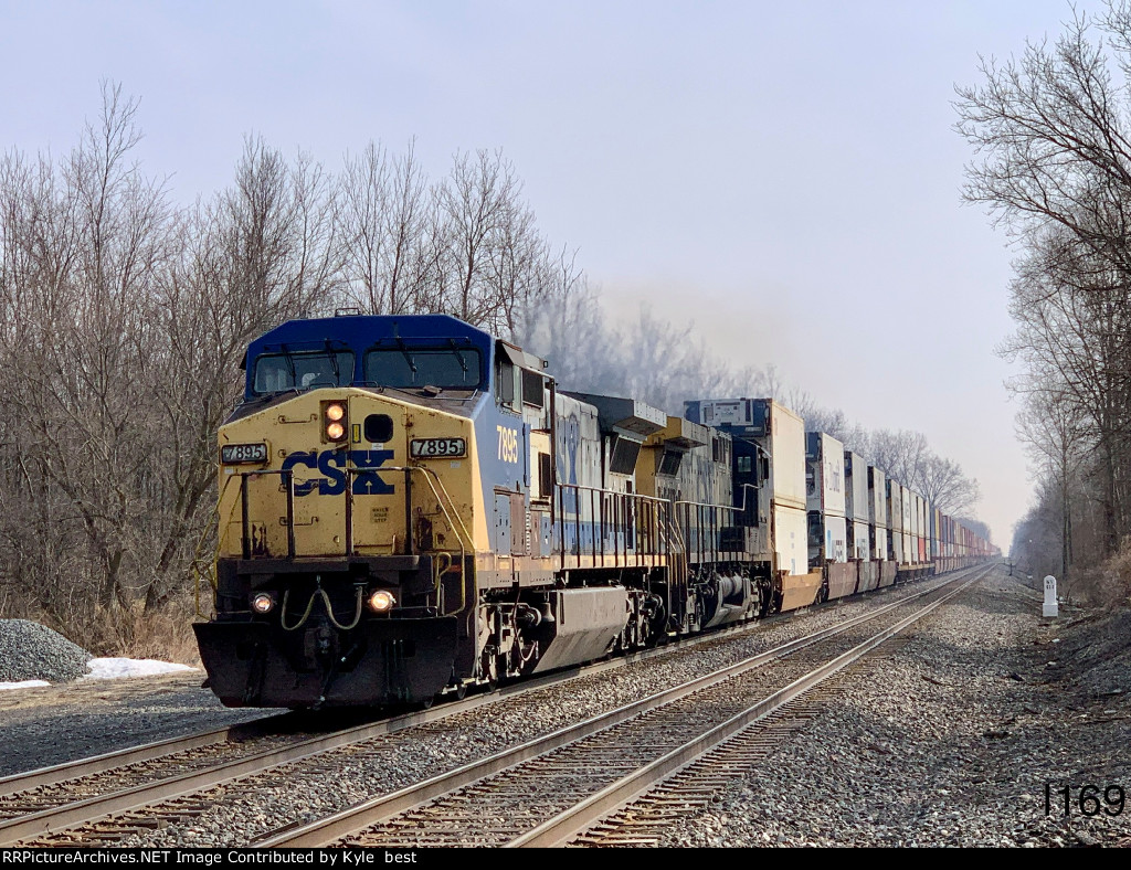 CSX 7895 on I169